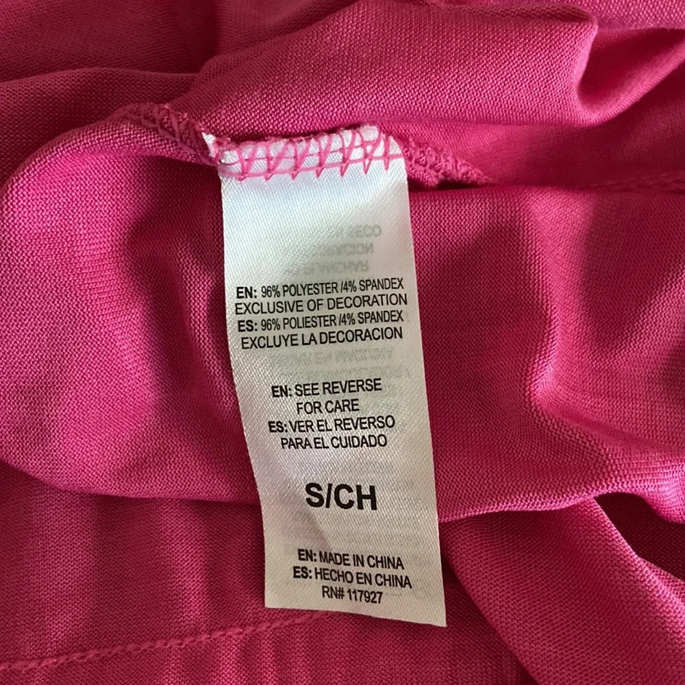 NWT- Pink Reebok runners top.  Barbiecore Vibes!  Slim Fit. Women’s size S. - Picture 13 of 14